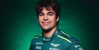 Lance Stroll durante sessão de fotos da Aston Martin  Foto: Reprodução / Aston Martin F1