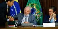 Lula com os presidentes do Senado, Davi Alcolumbre, e da Câmara, Hugo Motta Foto: Wilton Junior/Estadão / Estadão
