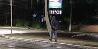 Termômetro registra temperatura de 11°C no bairro de Pirituba, na zona oeste da cidade de São Paulo, na madrugada desta quinta-feira, 12 de junho de 2025. A temperatura máxima na capital paulista hoje não deve passar dos 17ºC. Foto: PRISCILA NOLASCO/ATO PRESS/ESTADÃO CONTEÚDO