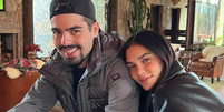 João Silva assume romance com Isabella Kherlakian  Foto: Reprodução/Instagram/@joaosilva