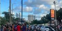 Homem morre após ser atropelado e ter cabeça esmagada por caminhão  Foto: Reprodução/Instagram:@santoamaro_news