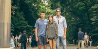 Tom Brady com os filhos no Japão  Foto: Reprodução/Instagram/@tombrady