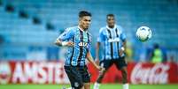 Foto: Lucas Uebel / Grêmio FBPA - Legenda: Pela terceira oportunidade, Arezo cita possibilidade de deixar o Grêmio rumo ao Peñarol / Jogada10