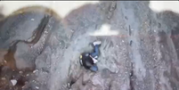 Drone flagra brasileira que caiu em trilha na Indonésia   Foto: Reprodução/GloboNews