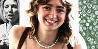 Imagem composta com Paloma Shemirani no centro, uma mulher jovem com sorriso grande e brilhante e cabelo ondulado sobre os ombros, vestindo uma camiseta floral verde e branca e vários colares. Ao fundo, uma imagem da sua mãe, Kate Shemirani, em um protesto sobre a covid-19 e uma imagem de células de linfoma não Hodgkin ao microscópio. Foto: BBC/Getty Images / BBC News Brasil