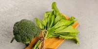 Vegetais verde-escuro ajudam a desinflamar o organismo  Foto: Freepik