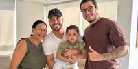 Dona Ruth, Murilo Huff, Leo, filho de Mar&iacute;lia Mendon&ccedil;a, e Jo&atilde;o Gustavo  Foto: Reprodu&ccedil;&atilde;o/Instagram / Contigo
