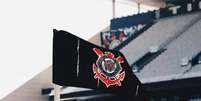 Bandeirinha de escanteio do Corinthians  Foto: Bandeirinha de escanteio do Corinthians ( Divulga&ccedil;&atilde;o/Corinthians) / G&aacute;vea News