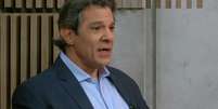 Fernando Haddad em entrevista na tarde desta sexta-feira, 27, após a derrubada do decreto do IOF  Foto: Reprodução/Globonews
