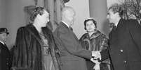 Em dezembro de 1954, durante o governo Eisenhower, o X&aacute; do Ir&atilde; e sua esposa, a Rainha Soraya, visitaram a Casa Branca  Foto: Bettmann/Getty Images / BBC News Brasil
