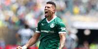 Paulinho comemora gol da classificação do Palmeiras no Mundial  Foto:  Cesar Greco/Palmeiras