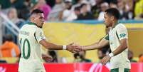Paulinho e Vitor Roque em partida contra o Inter Miami  Foto: Cesar Greco/Palmeiras