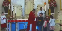 Padre recusou pedido do pequeno fiel  Foto: Reprodução/ Tv TEM