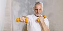 Como treinar após os 40 e ganhar massa muscular? Foto: Freepik