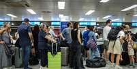 Passageiros em aeroporto prontos para embarque  Foto: ANSA / Ansa - Brasil