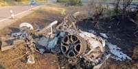 O carro pegou fogo e os dois ocupantes — Diogo Joga e seu irmão André Silva — morreram  Foto: Reprodução/CNN 