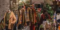 Garimpar em brechós exige critério para fazer boas compras Foto: Shutterstock / Alto Astral