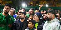 Torcedores acompanharam duelo entre Palmeiras e Chelsea nos arredores do Allianz Parque, em São Paulo  Foto: EDI SOUSA/ATO PRESS/ESTADÃO CONTEÚDO