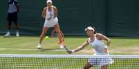 Luisa Stefani e Babos Foto: AELTC/WTA / Esporte News Mundo