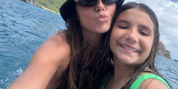 Deborah Secco e Maria Flor em Noronha Foto: Reprodução/Instagram