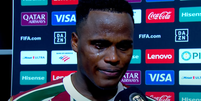 Jhon Arias, do Fluminense, se emociona após eliminação diante do Chelsea  Foto: Reprodução/CazéTV