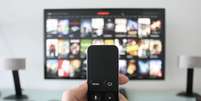 Foto: TV com streaming ( Reprodução/Canva) / Gávea News