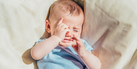 Cientistas da Universidade de Ups&aacute;lia buscaram entender se o choro dos beb&ecirc;s &eacute; ocasionado por fatores ambientais ou biol&oacute;gicos  Foto: Canva Equipes/Joaqu&iacute;n Corbal&aacute;n / Bons Fluidos