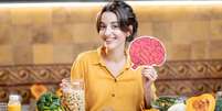 Uma dieta rica em nutrientes ajuda a regular o humor e a fortalecer o organismo contra os efeitos do estresse Foto: RossHelen | Shutterstock / Portal EdiCase