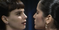 Solange (Lídia Brondi) e Maria de Fátima (Gloria Pires) brigam em 'Vale Tudo'  Foto: Reprodução/Globo