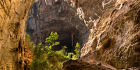 Vista da Gruta do Janelão e a Perna da Bailarina ao fundo, no Cânion do Peruaçu Foto: ANSA / Ansa - Brasil