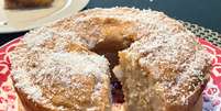 BOLO DE COCO SEM GLÚTEN E SEM LACTOSE Foto: Bake and Cake Gourmet