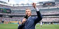 Lendário locutor de boxe, Michael Buffer apresentou times na final da Copa do Mundo de Clubes  Foto:  Michael Regan - FIFA/FIFA via Getty Images