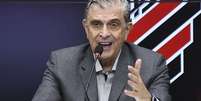 Petraglia está fazendo 81 anos Foto: Gustavo Oliveira/Athletico / Esporte News Mundo