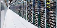 Racks de servidores no data center de Mayes County, Oklahoma. Uma ampla variedade de minerais e metais compõem as infraestruturas Foto: Google/Divulgação / Estadão