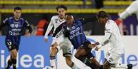 Carabajal fez o primeiro gol da goleada do Independiente del Valle. Mercado, ao seu lado, fez dois –  Foto: Divulgação/Conmebol / Jogada10