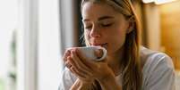 Faça essas bebidas para acolher suas boas vibrações  Foto: Shutterstock / João Bidu
