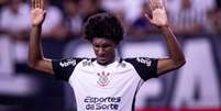  Foto: Rodrigo Coca/Agência Corinthians - Legenda: Jovem foi o herói da vitória alvinegra / Jogada10