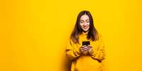 Rendimento automático e cashback ajudam a organizar a vida financeira  Foto: Freepik