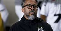 Cleber Xavier, treinador do Santos Photo by Ricardo Moreira/Getty Images)  Foto: Esporte News Mundo
