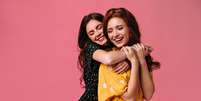 Amizades verdadeiras iluminam a alma e dão significado à vida Foto: Look Studio | Shutterstock / Portal EdiCase