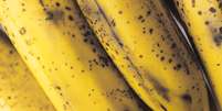 Banana com a casca escura faz mal? Entenda  Foto: Freepik