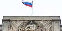 Bandeira russa diante da Duma, a Câmara Baixa do Parlamento (imagem ilustrativa).  Foto: AP - Alexander Zemlianichenko / RFI