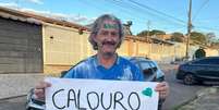 Aos 65 anos, carteiro passa na faculdade e é surpreendido pela família  Foto: Arquivo pessoal
