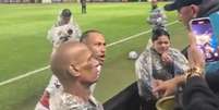  Foto: Neymar discute com torcedor do Santos na Vila Belmiro ( Reprodução) / Gávea News