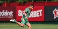 Foto: LUCAS MERÇON / FLUMINENSE F.C. - Legenda: Fluminense terá mudança na escalação para enfrentar o São Paulo / Jogada10