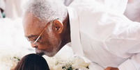 Gilberto Gil se despede de Preta Gil  Foto: Lia Maciel/Instagram/@cemiteriodapenitenciarj