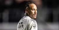 Neymar discutiu com um torcedor após derrota do Santos para o Internacional  Foto: Raul Baretta/Santos