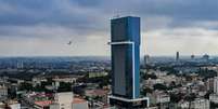 Torre K, o último e mais luxuoso hotel 5 estrelas construído em uma Havana estagnada e sem turistas.  Foto: AFP - YAMIL LAGE / RFI