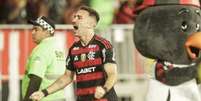 Leo Ortiz celebra muito. Foi dele o gol que decidiu a vitória do Flamengo sobre o Atlético. Fotos: Gilvan de Souza/Flamengo  Foto: Jogada10