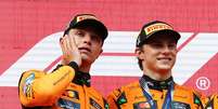 Enquanto alguns se espantam, outros comemoram. Norris e Piastri duelam para ver quem será o campeão de 2025  Foto: Pirelli Motorsport